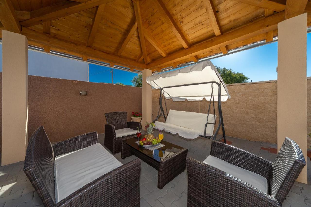 Apartmani Dada Biograd Na Moru Exterior photo